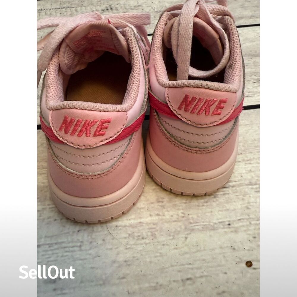 Nike Dunk Low Triple Pink Youth Sneakers Sz 12 Kids Casual Shoes Trendy - Picture 6 of 7